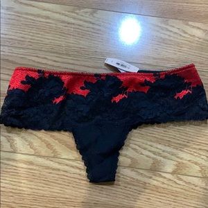 Very Sexy Victoria Secret thong SM NWT